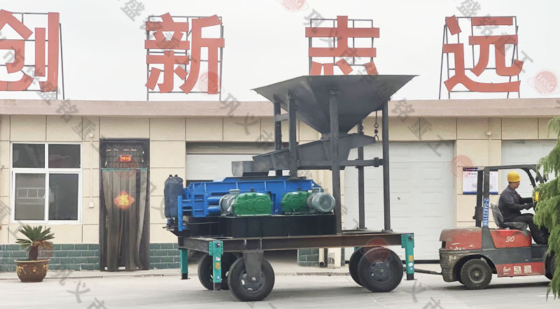 800/800型石英石制砂機(jī)時(shí)產(chǎn)量多少?lài)?石英石對(duì)輥制砂機(jī)怎樣選購(gòu) 
